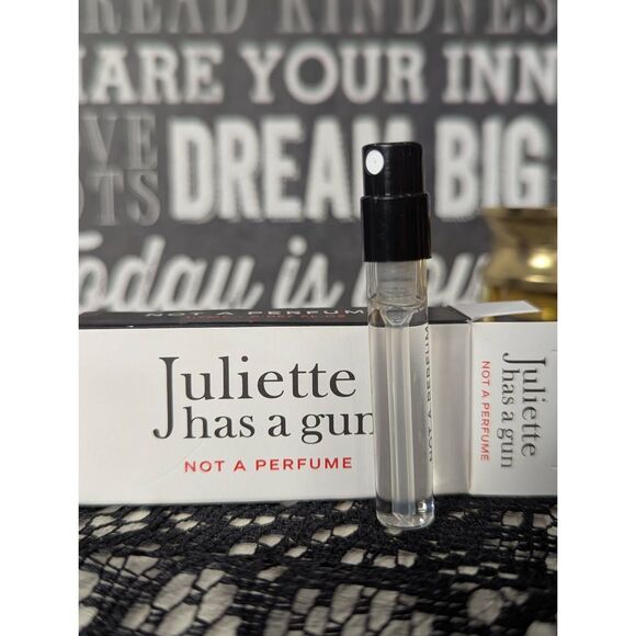 💎2/$25 Juliette Has a Gun Not a Perfume Mini Travel Perfume 0.05 oz | 2 mL - Picture 2 of 3